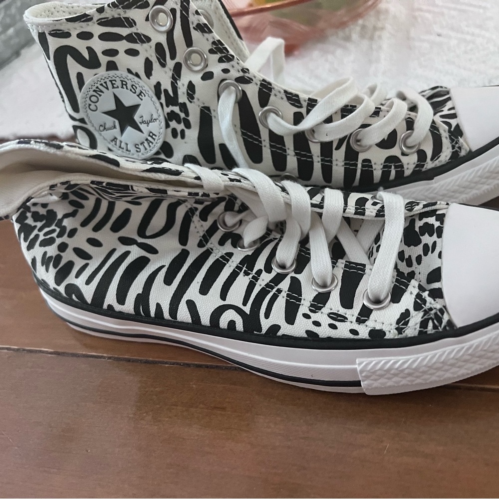 Womens Converse Chuck Taylor zebra stripe shoes